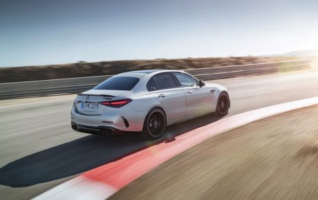 新款梅賽德斯-AMG C63 S：插電式混合動力超級轎車擁有 670 匹馬力